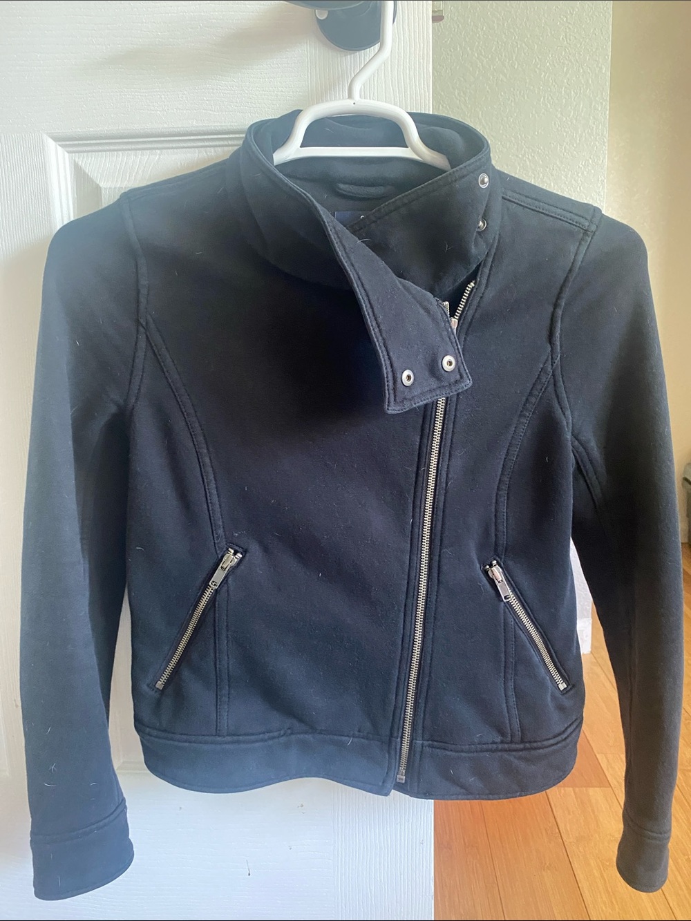 Gap Black Women's Asymmetrical Zip sweater Jacket